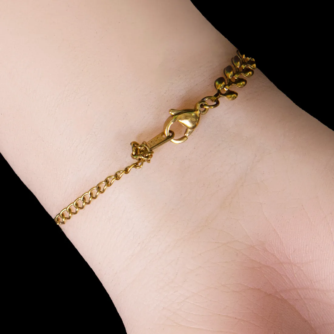Golden Robe Chain Bracelet