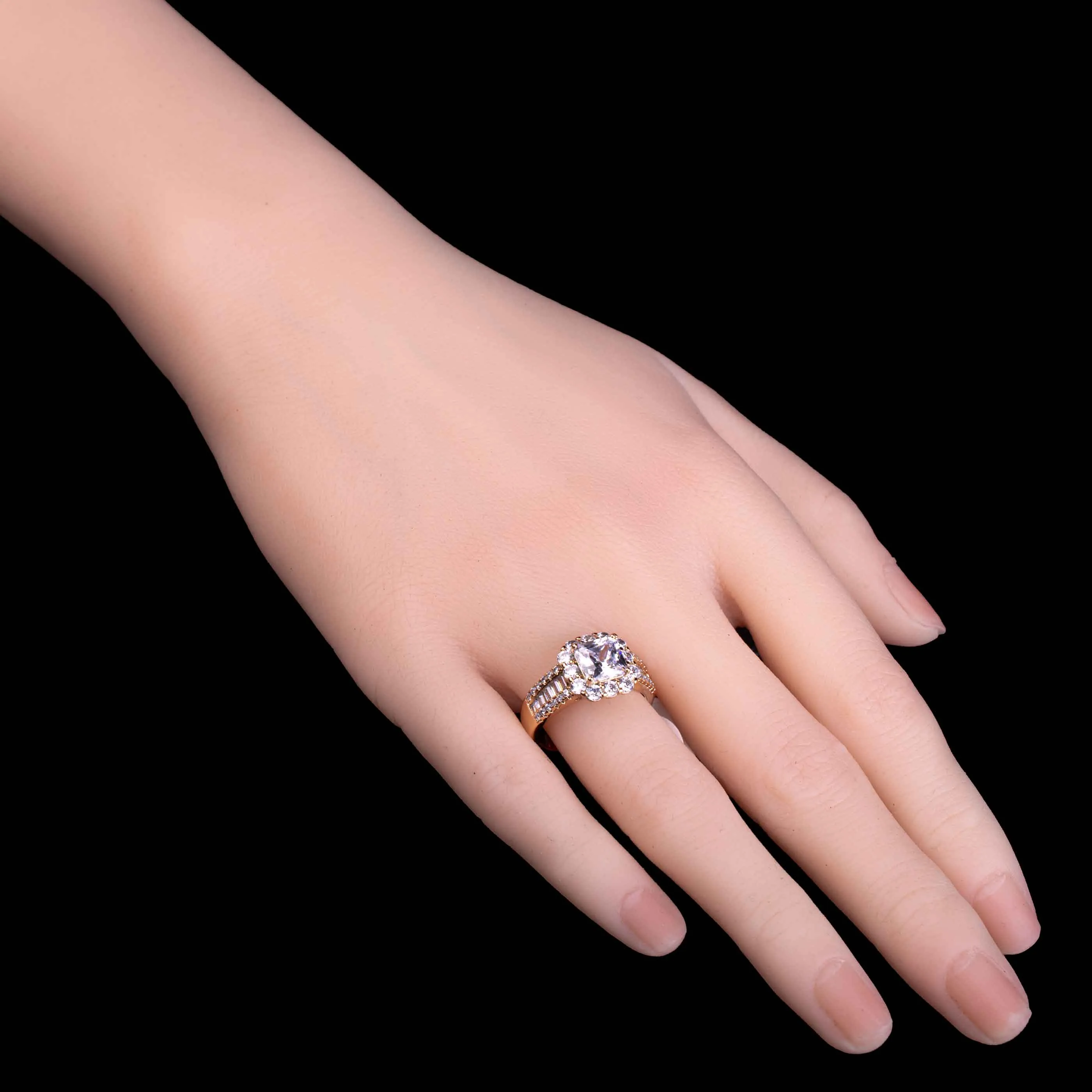 Zircon Cushion Halo Royal Gold Ring