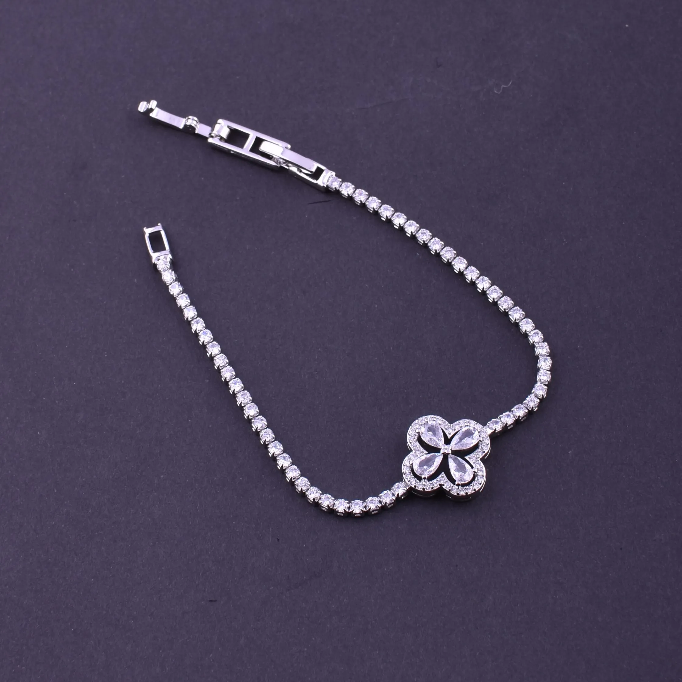 Opea Floral  Bracelet