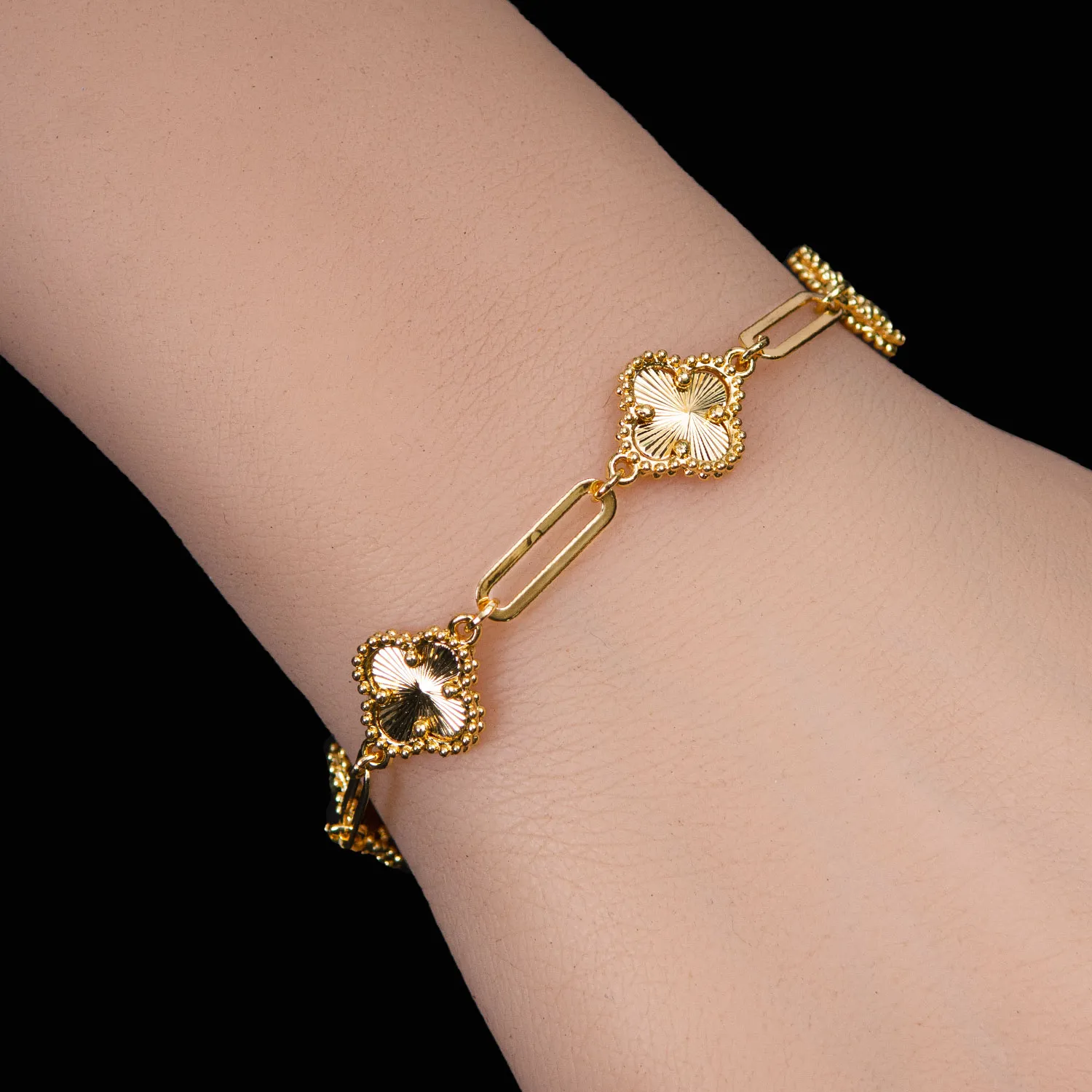 Golden Clover Link Bracelet