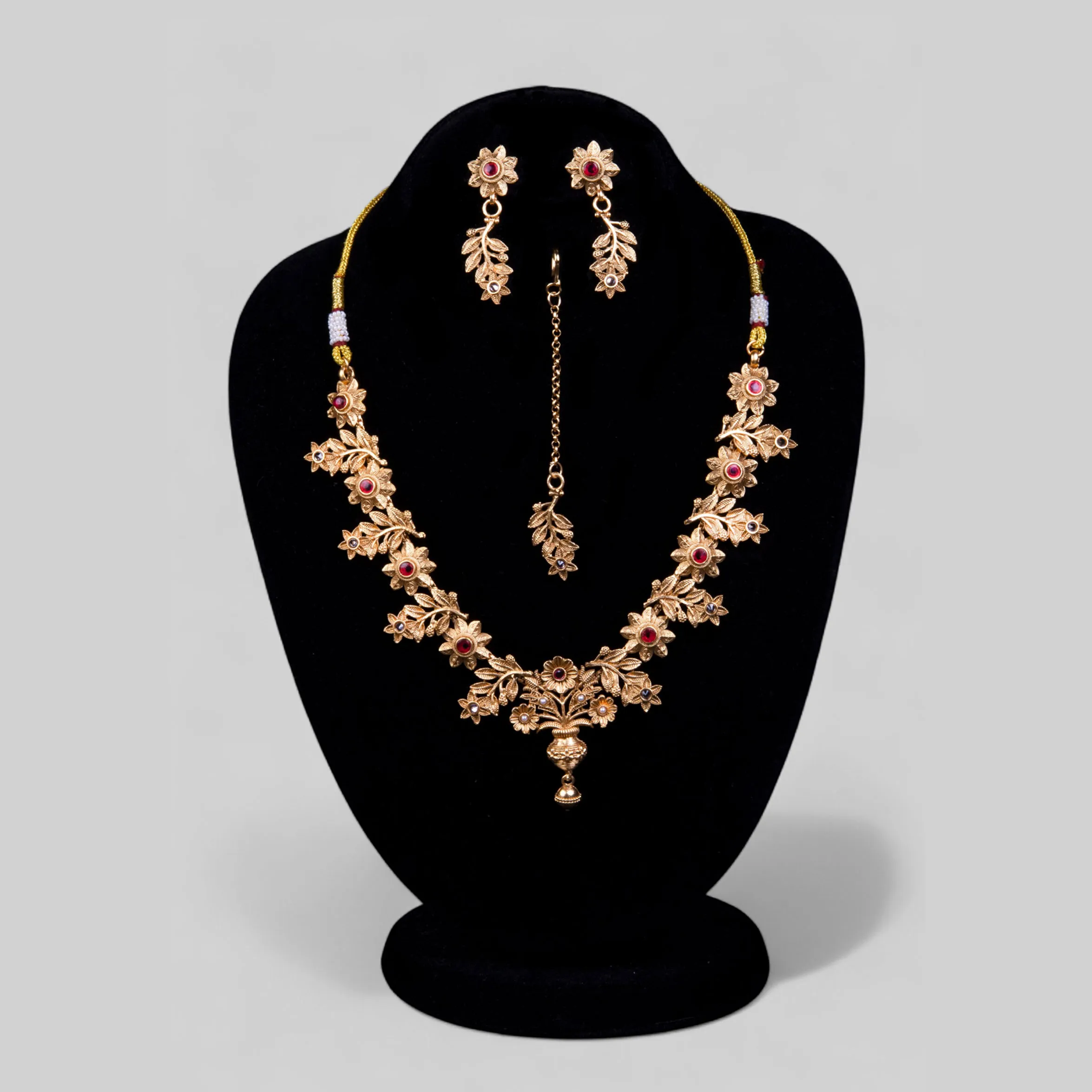 Estele Cubic Zirconia Studded Necklace Set