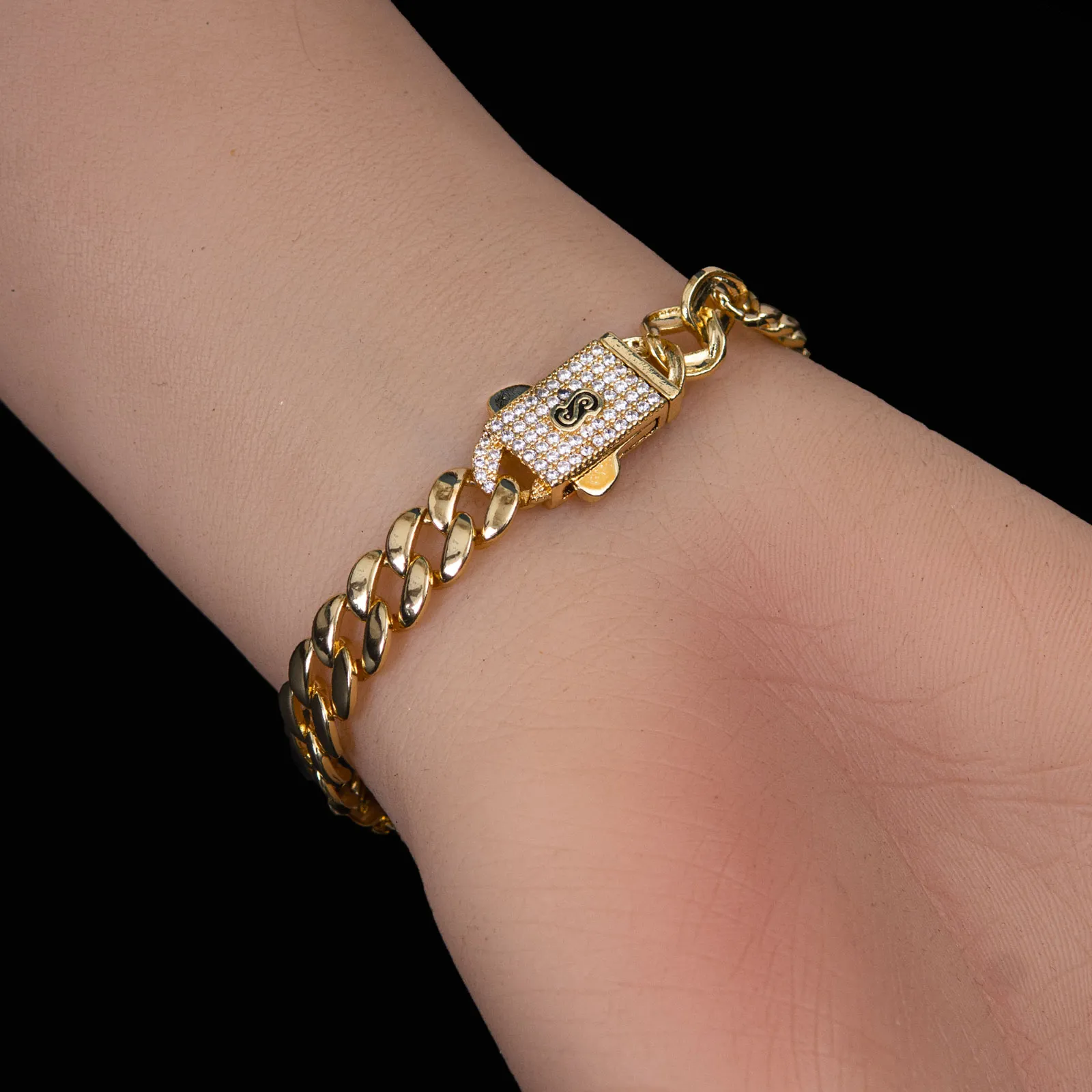 Classic Curb Luxe Bracelet